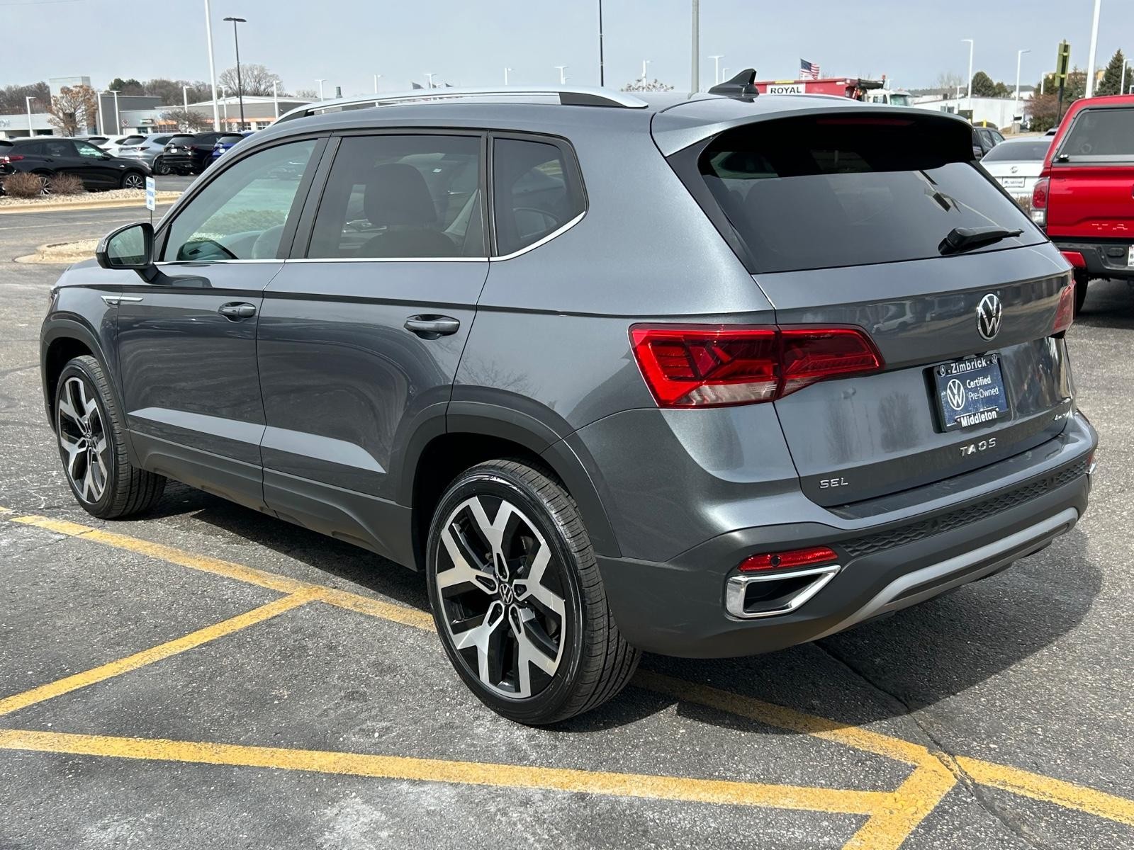 Volkswagen Taos Vehicle Image 06