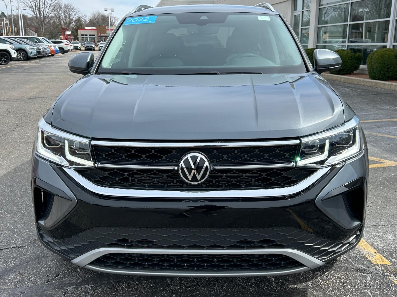Volkswagen Taos Vehicle Image 09