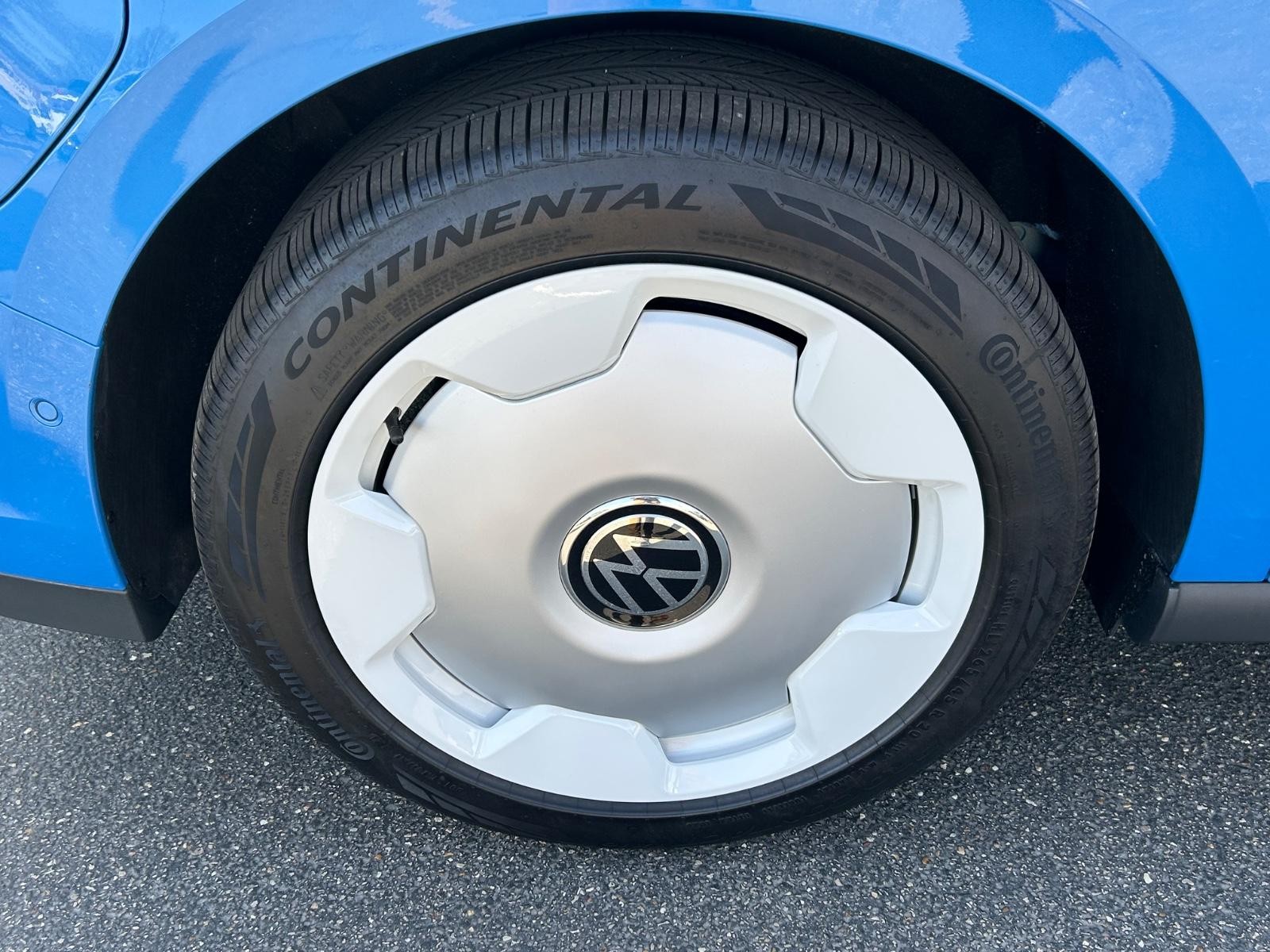 Volkswagen ID. Buzz Vehicle Image 04