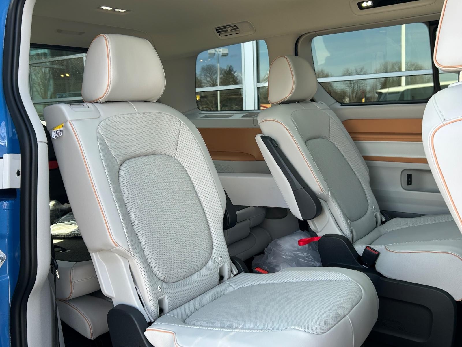 Volkswagen ID. Buzz Vehicle Image 05