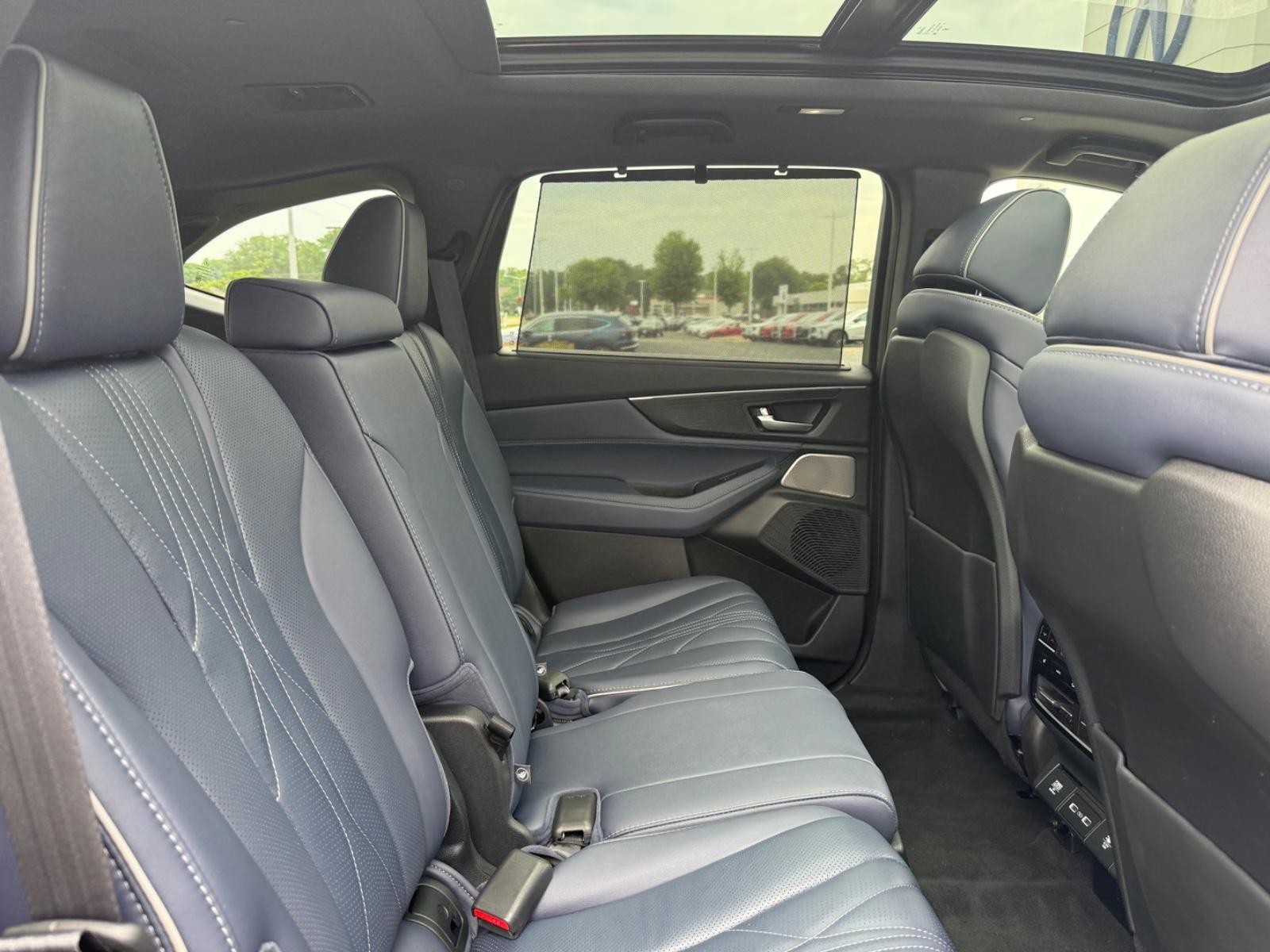 Acura MDX Vehicle Image 10
