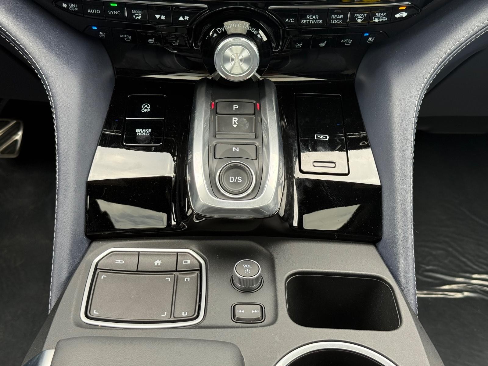 Acura MDX Vehicle Image 13