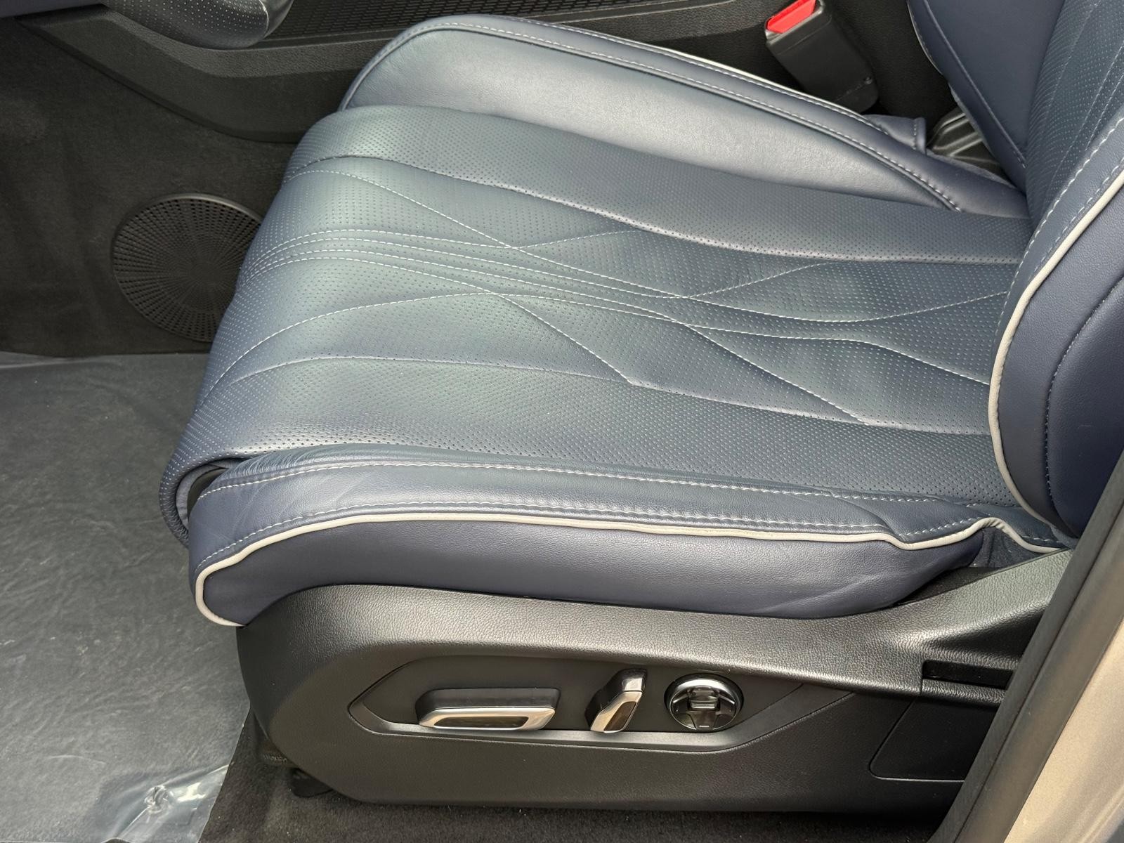 Acura MDX Vehicle Image 23