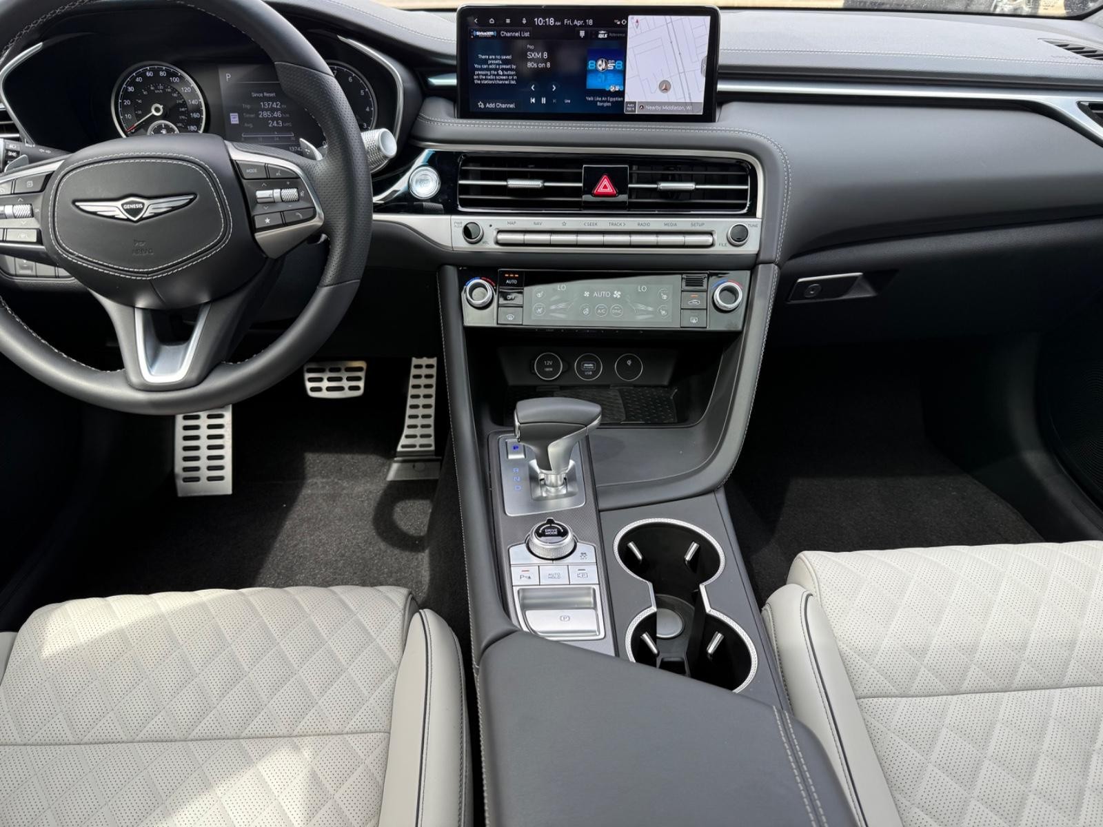 Genesis G70 Vehicle Image 11