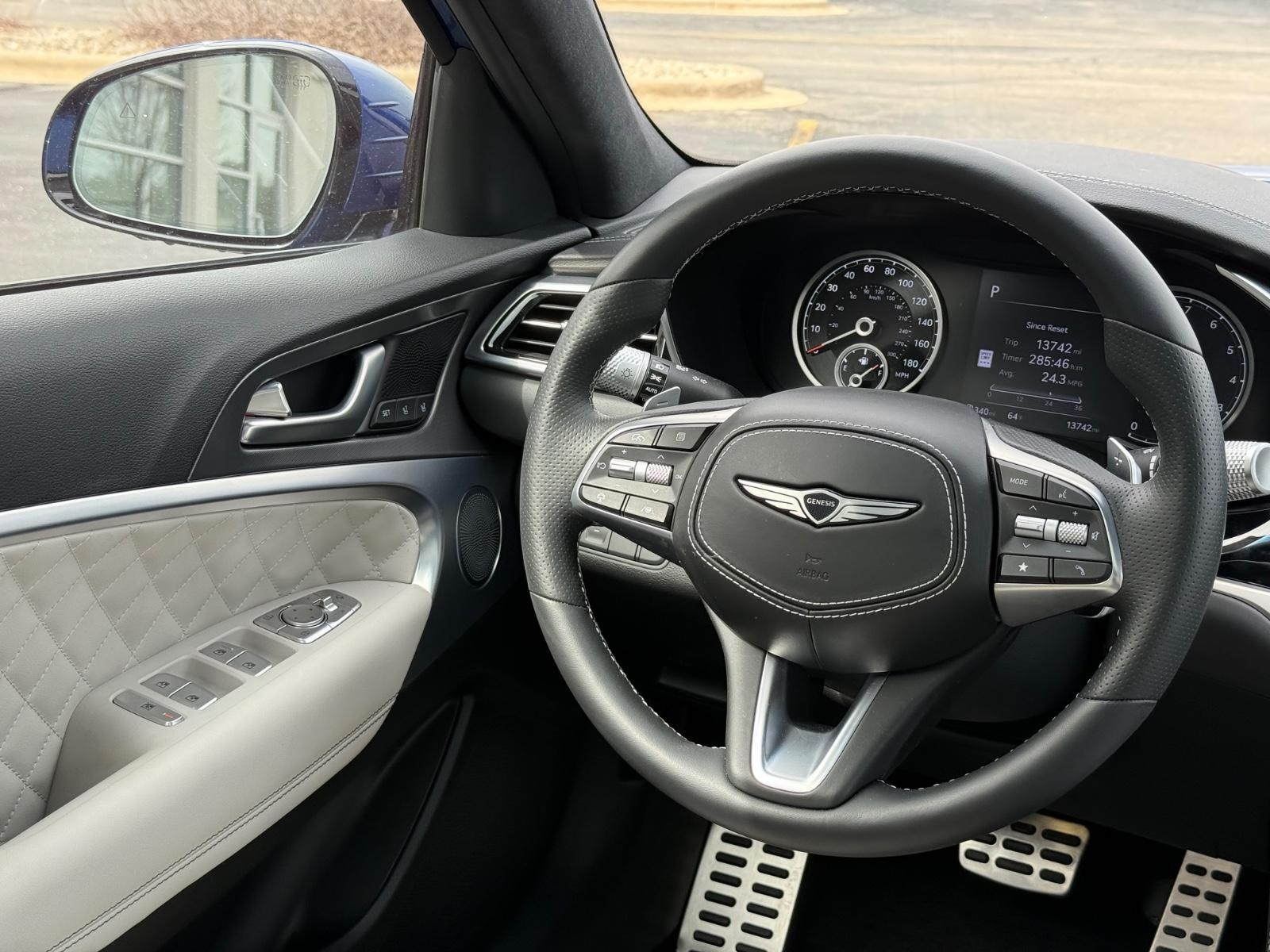 Genesis G70 Vehicle Image 14
