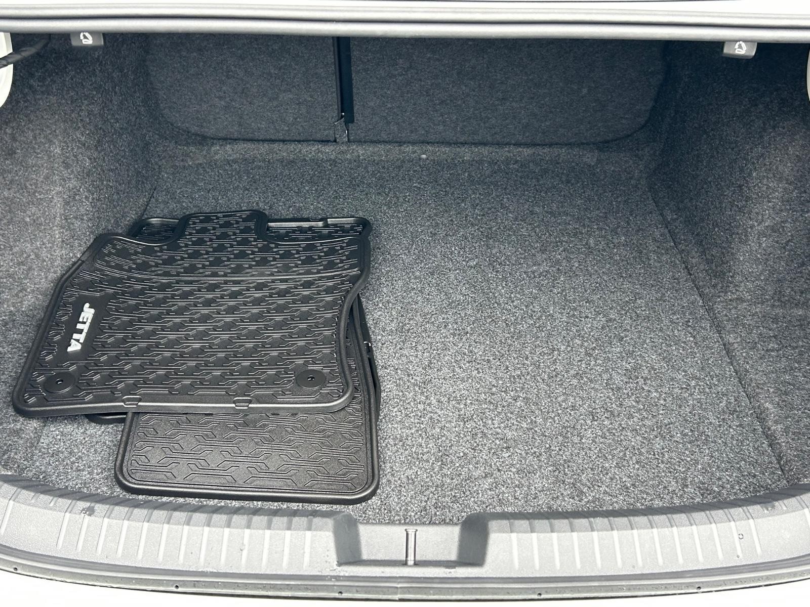 Volkswagen Jetta Vehicle Image 05