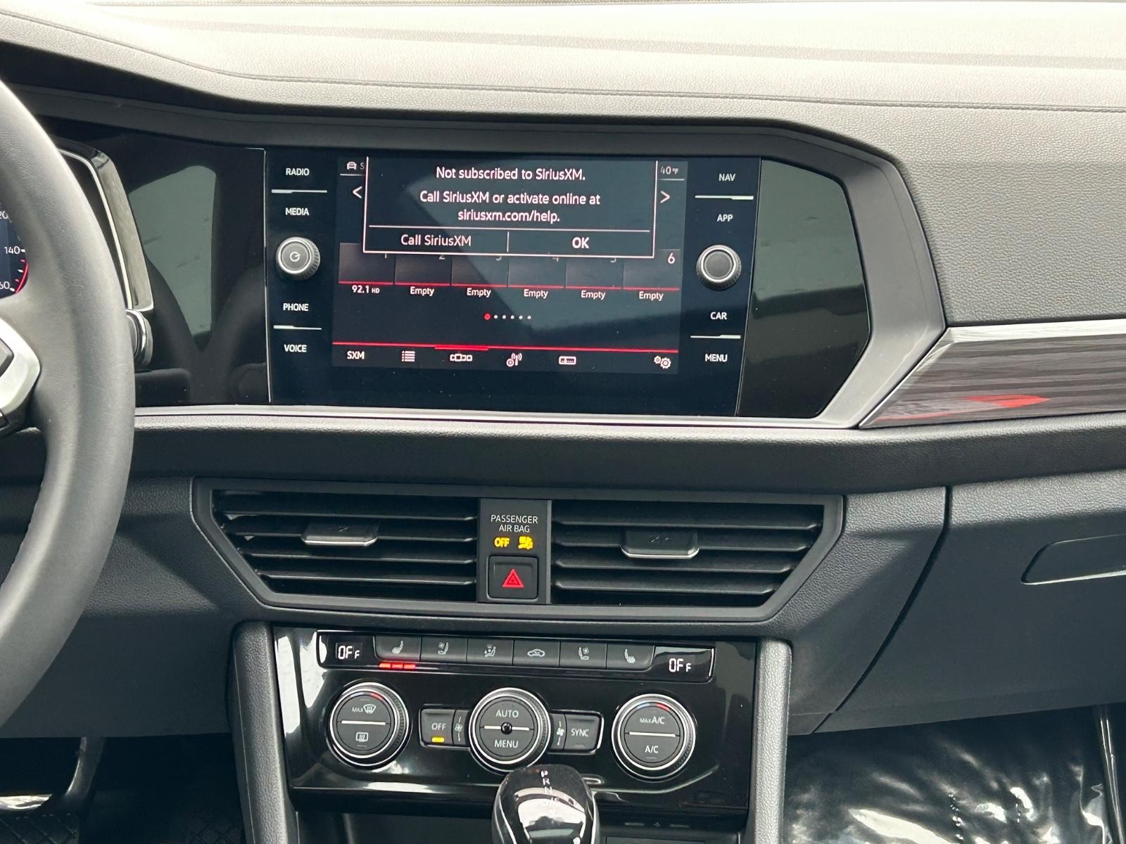 Volkswagen Jetta Vehicle Image 12
