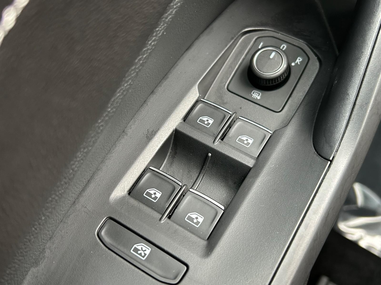 Volkswagen Jetta Vehicle Image 20