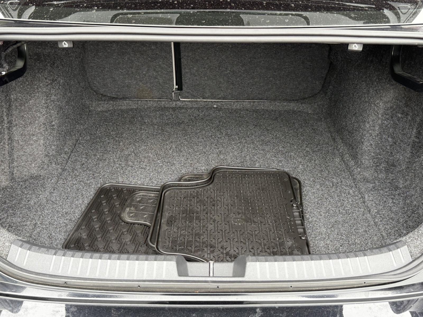 Volkswagen Jetta Vehicle Image 05