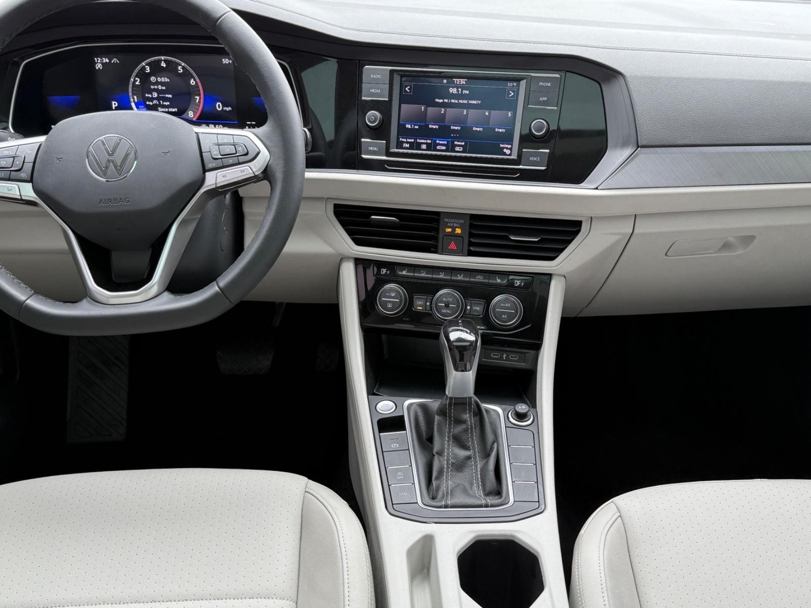 Volkswagen Jetta Vehicle Image 11