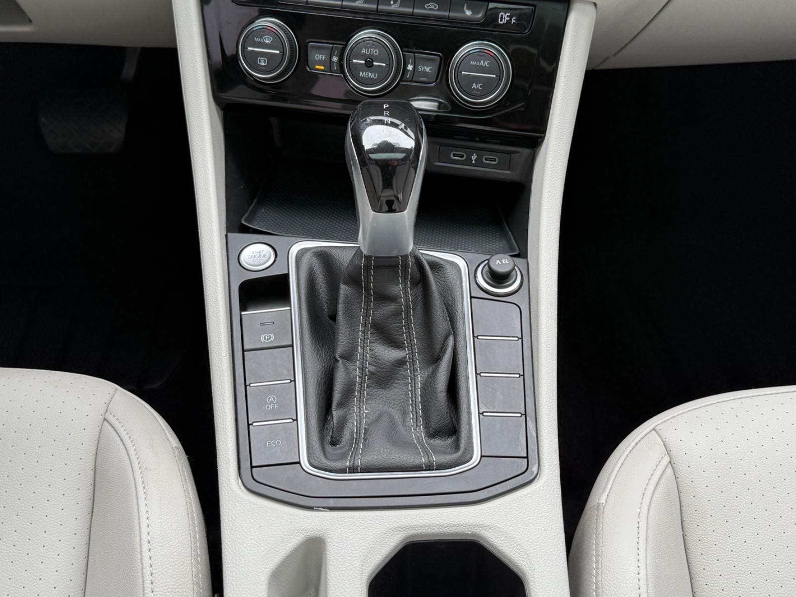 Volkswagen Jetta Vehicle Image 13