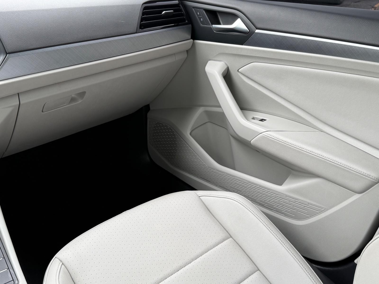 Volkswagen Jetta Vehicle Image 15