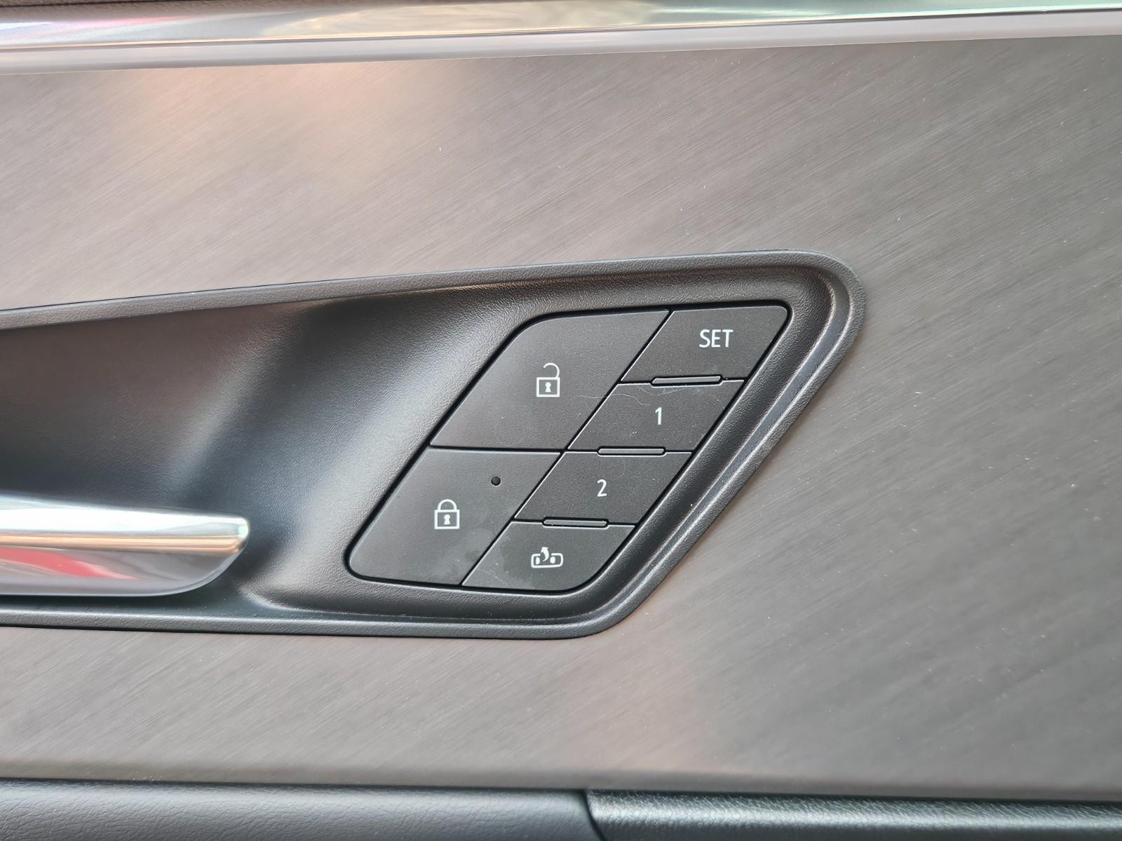 Acura ZDX Vehicle Image 10