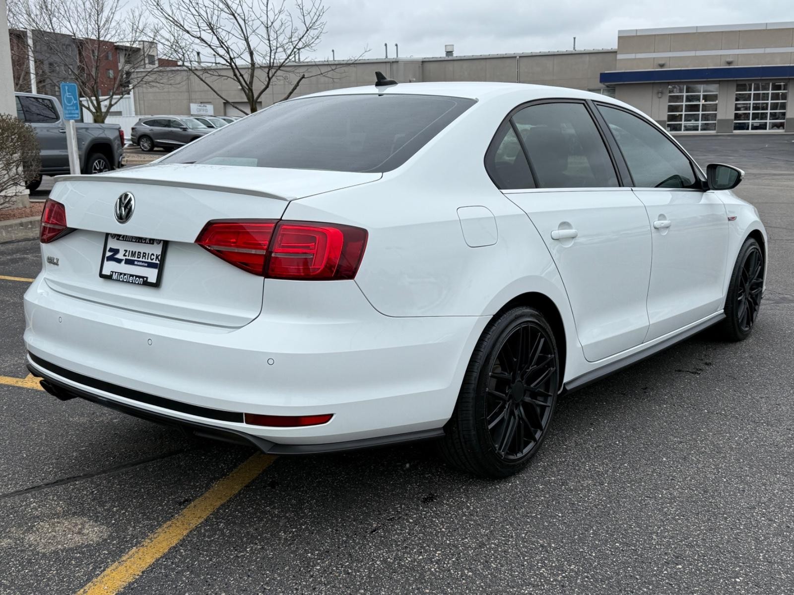 Volkswagen Jetta Vehicle Image 03