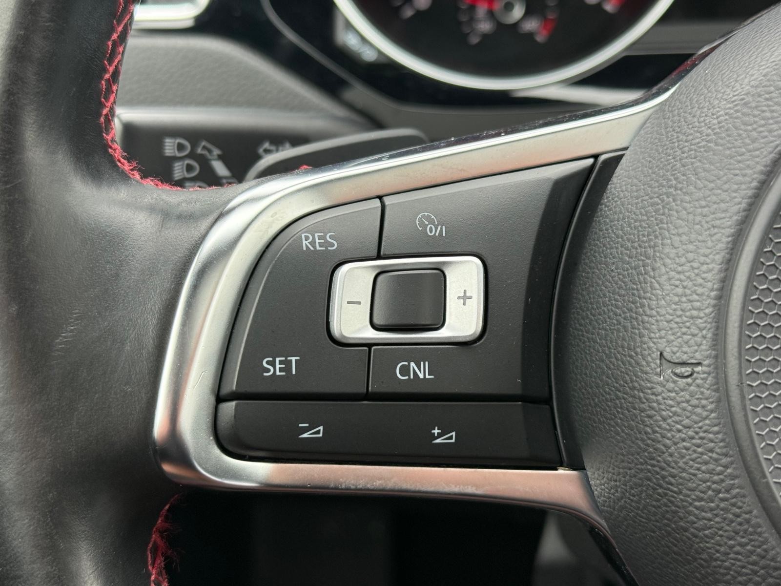 Volkswagen Jetta Vehicle Image 16