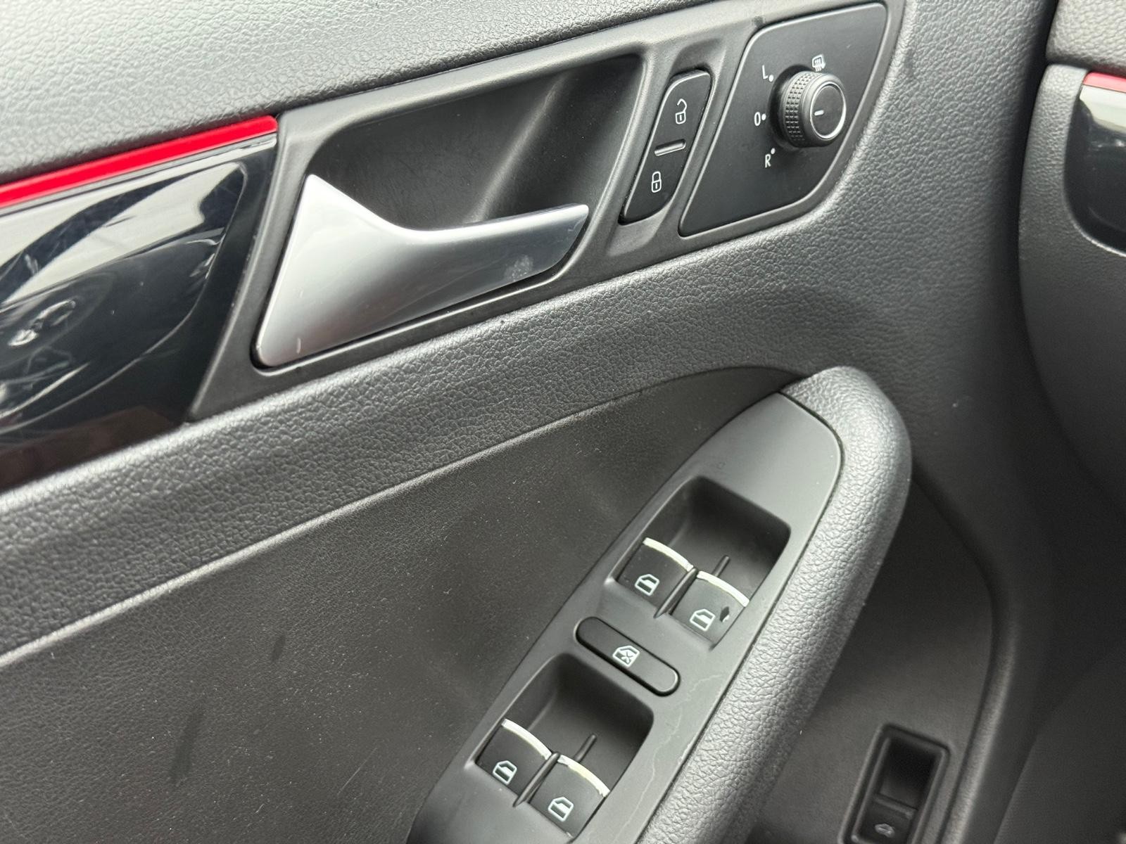 Volkswagen Jetta Vehicle Image 21