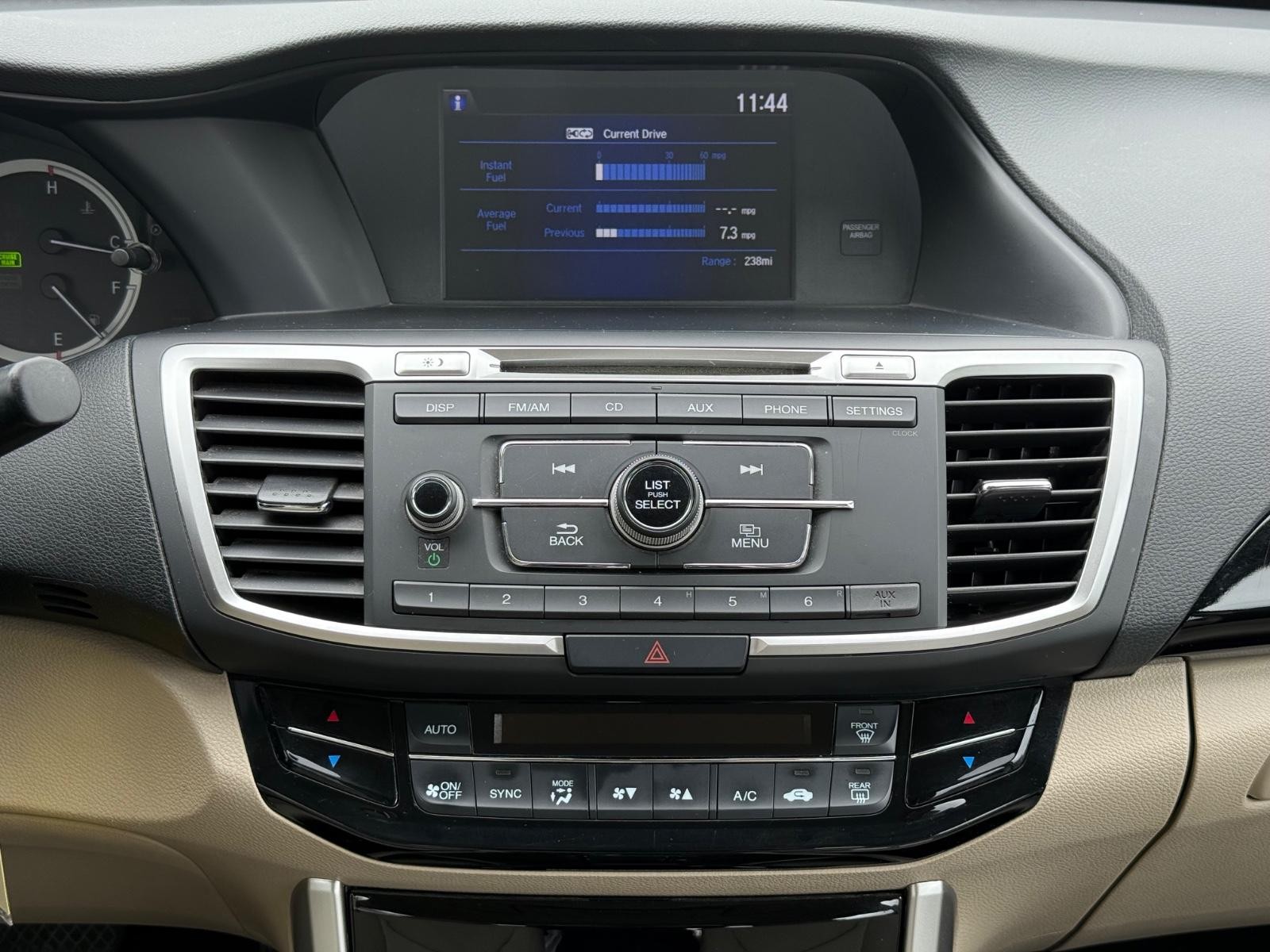 Honda Accord Sedan Vehicle Image 12