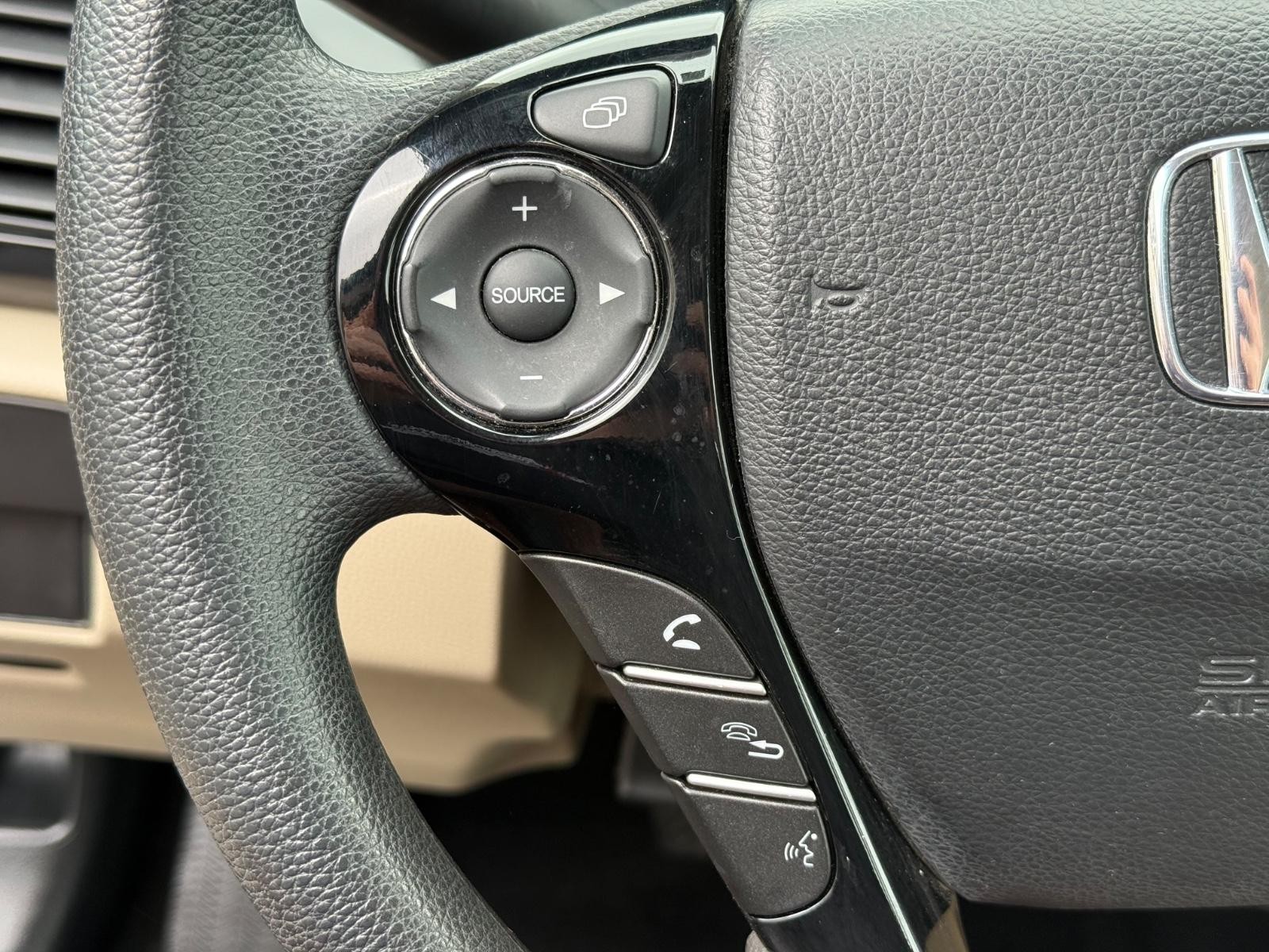 Honda Accord Sedan Vehicle Image 16