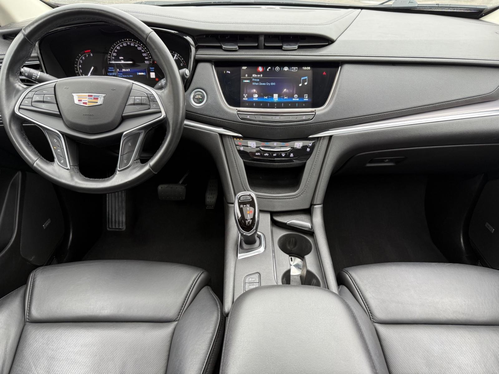 Cadillac XT5 Vehicle Image 11