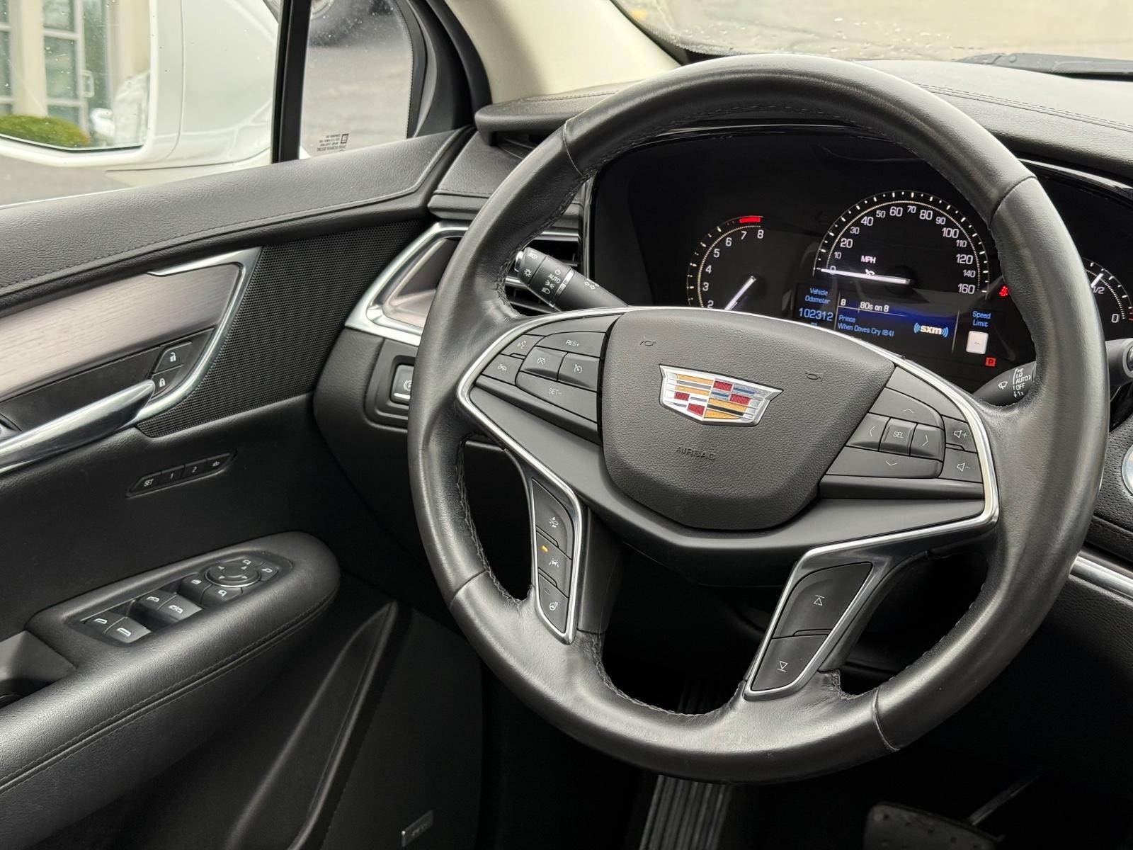 Cadillac XT5 Vehicle Image 14