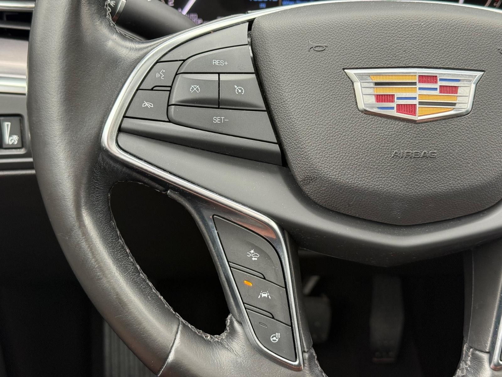 Cadillac XT5 Vehicle Image 16