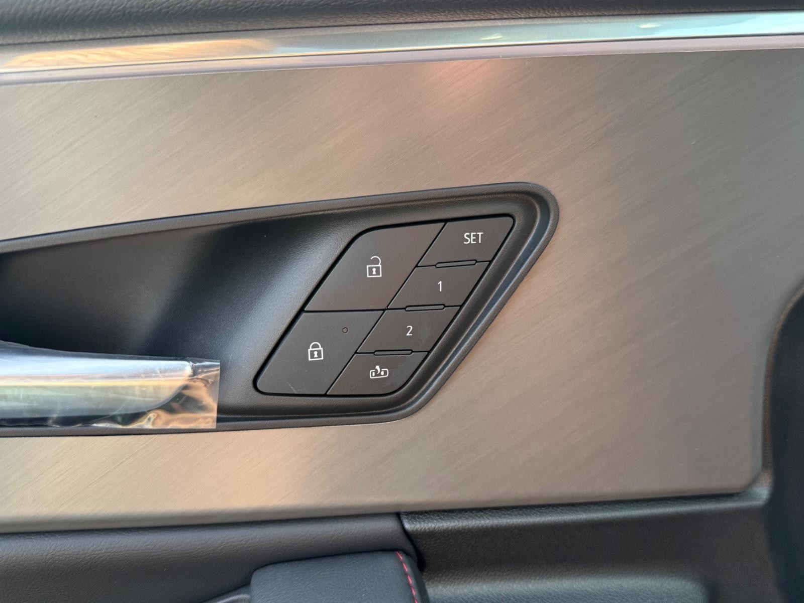 Acura ZDX Vehicle Image 10