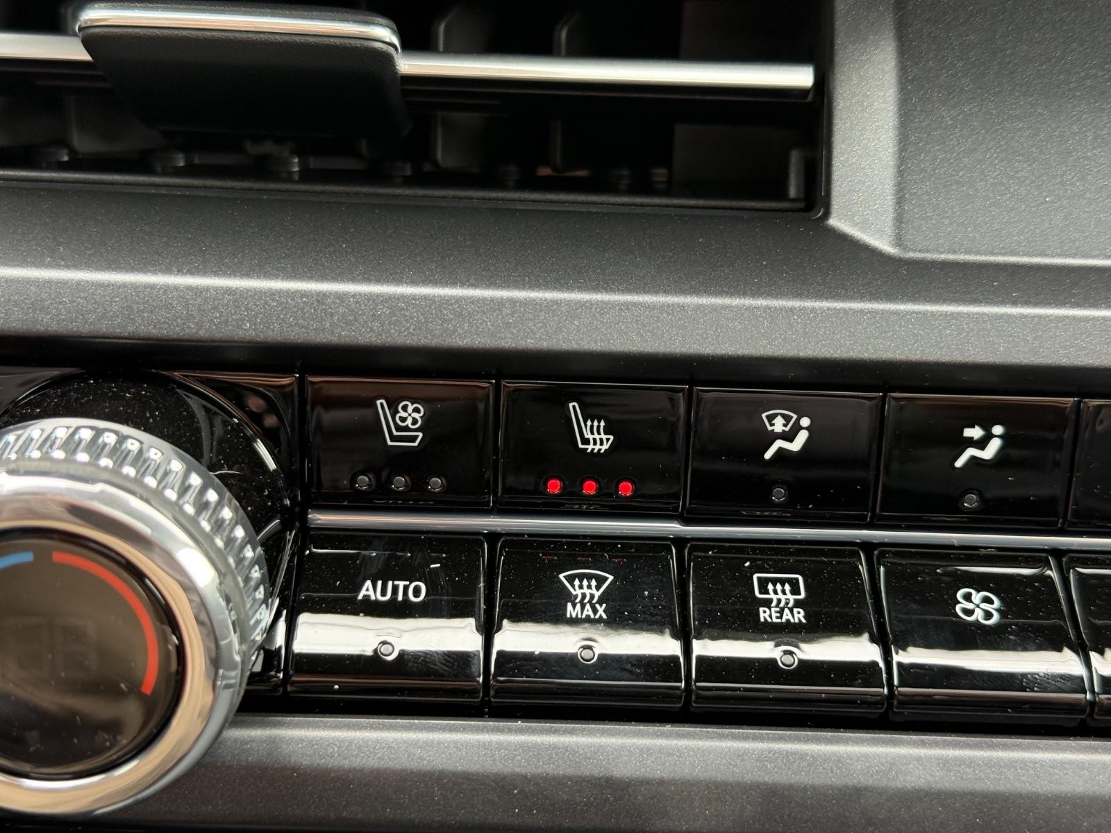 Acura ZDX Vehicle Image 15