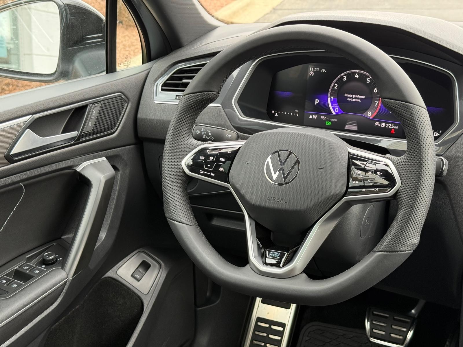 Volkswagen Tiguan Vehicle Image 09