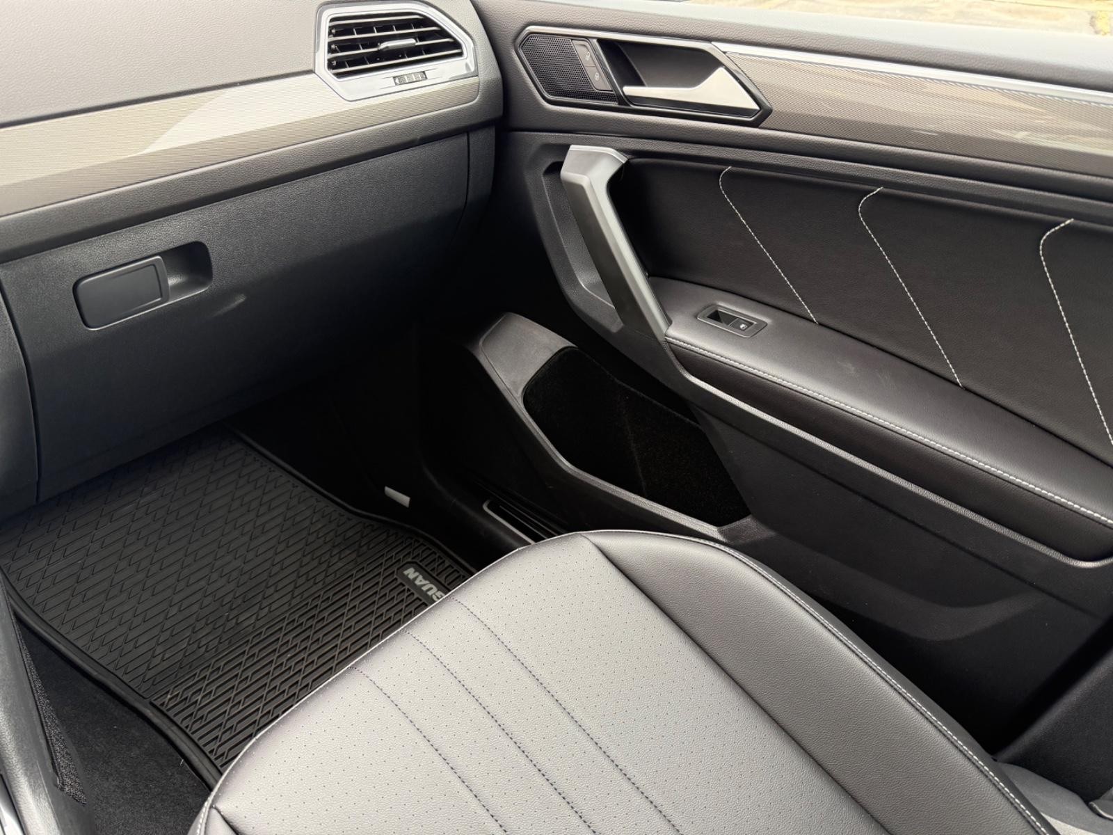 Volkswagen Tiguan Vehicle Image 10