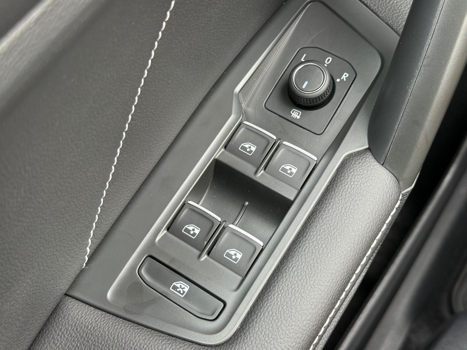 Volkswagen Tiguan Vehicle Image 15