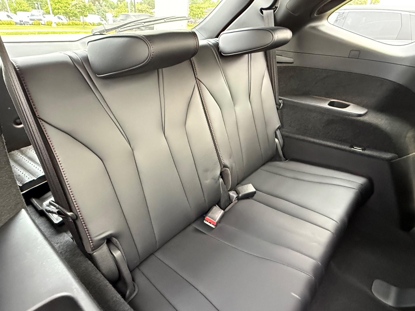 Acura MDX Vehicle Image 11