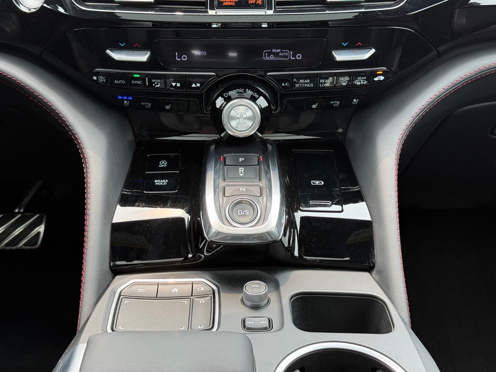 Acura MDX Vehicle Image 14