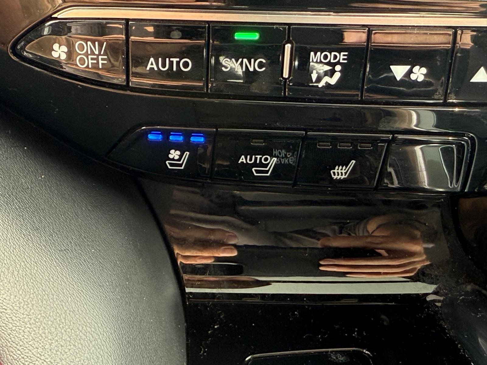 Acura MDX Vehicle Image 22