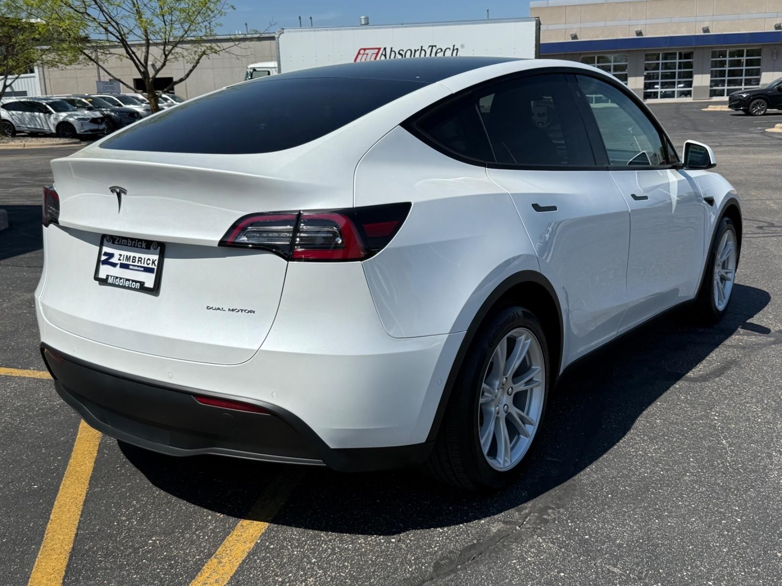 Tesla Model Y Vehicle Image 03