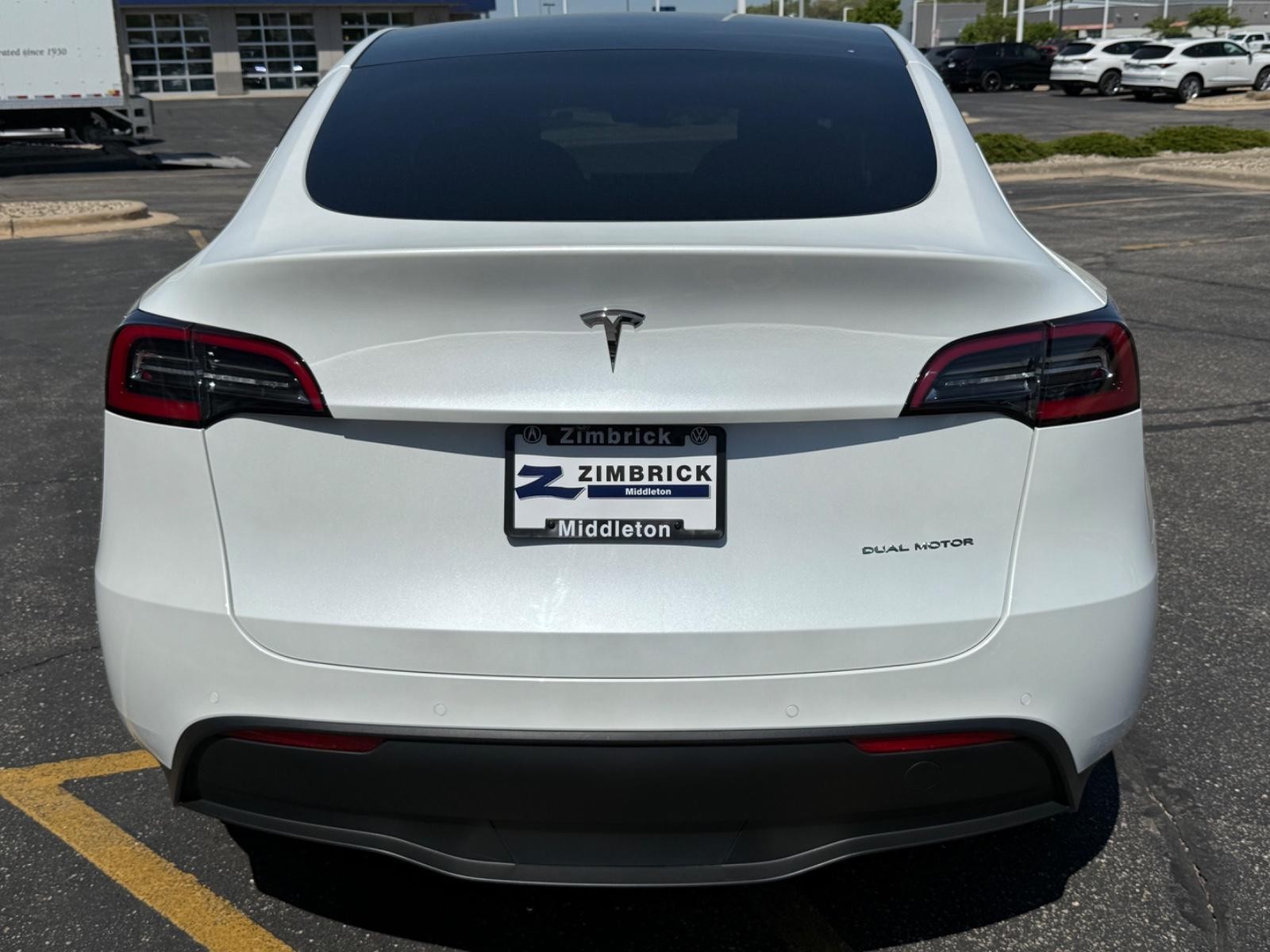 Tesla Model Y Vehicle Image 04