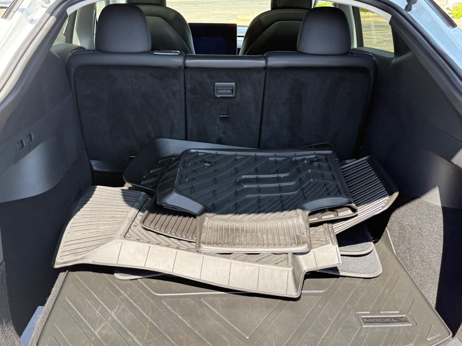 Tesla Model Y Vehicle Image 05