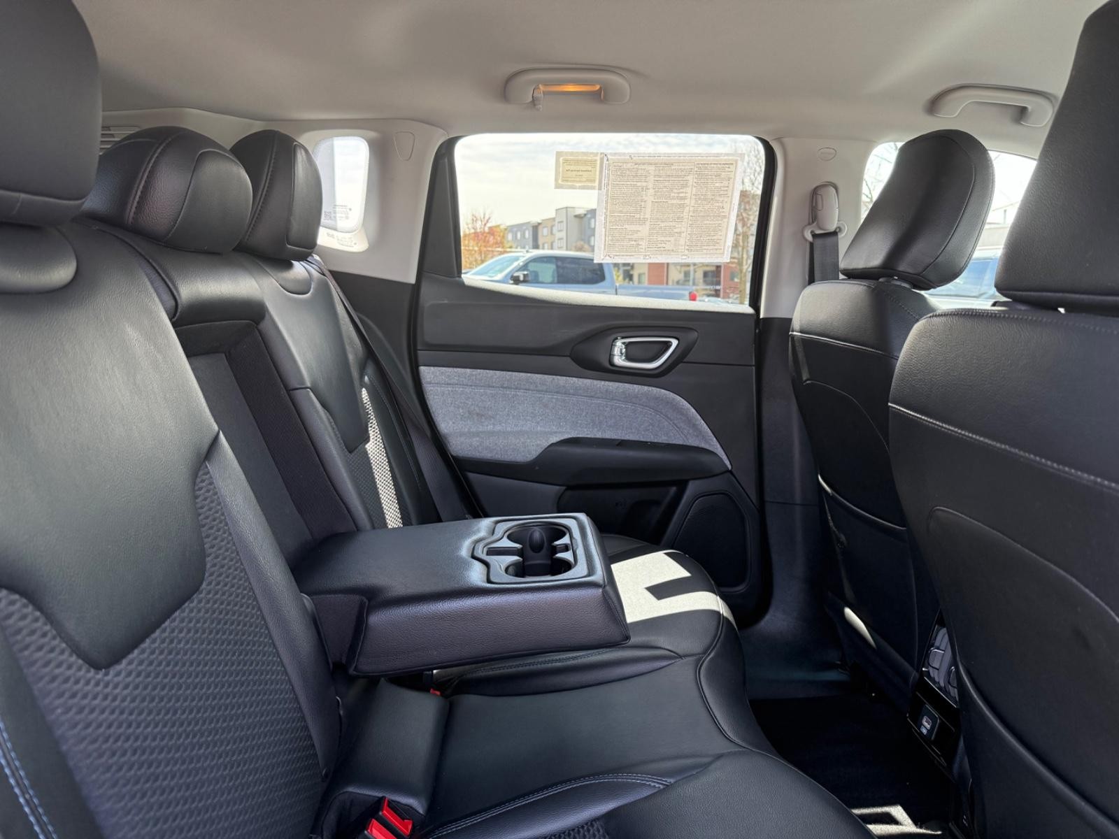 Jeep Compass Vehicle Image 10