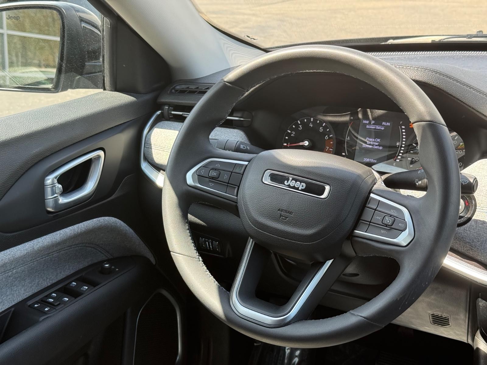 Jeep Compass Vehicle Image 14