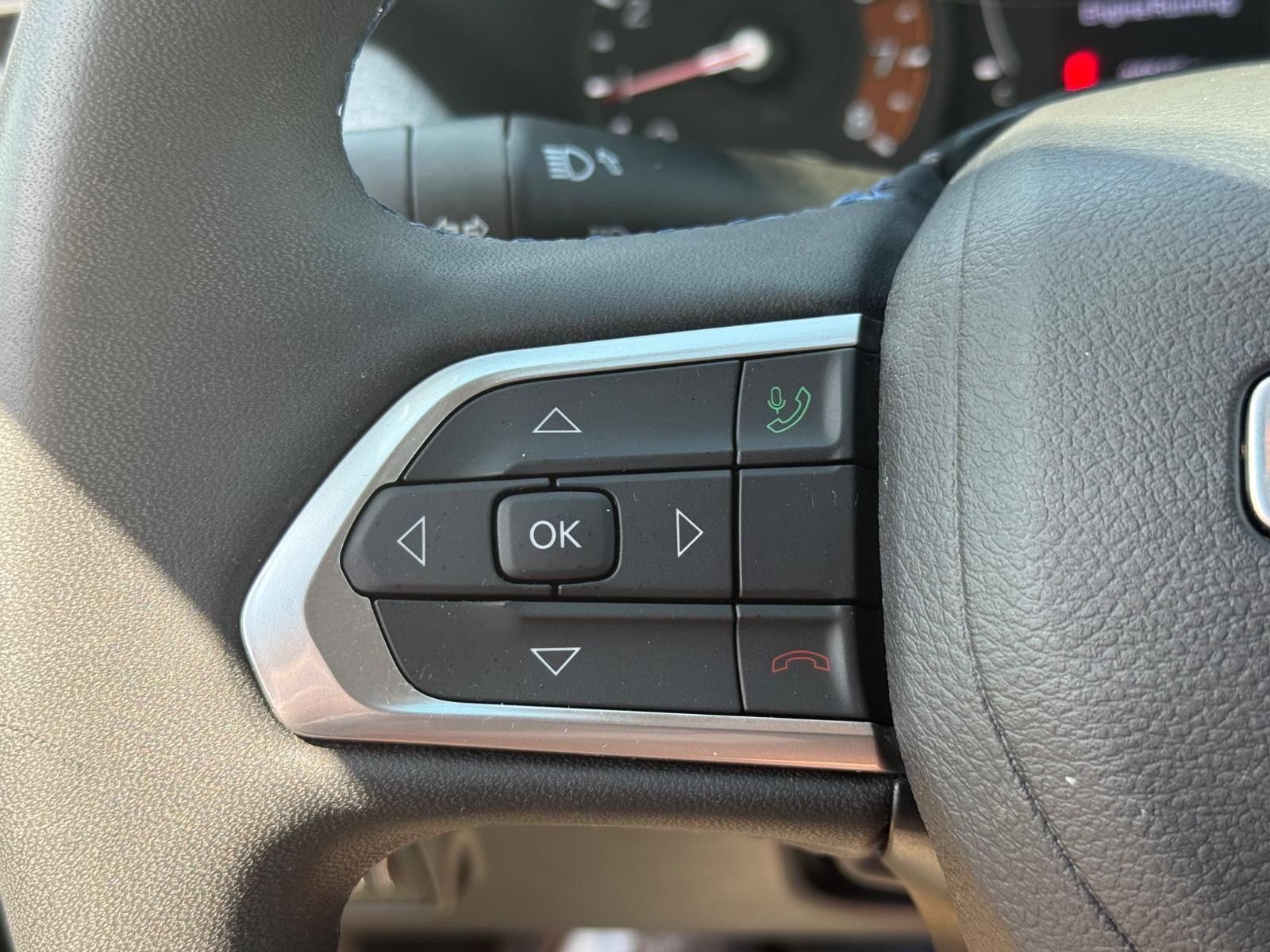 Jeep Compass Vehicle Image 16