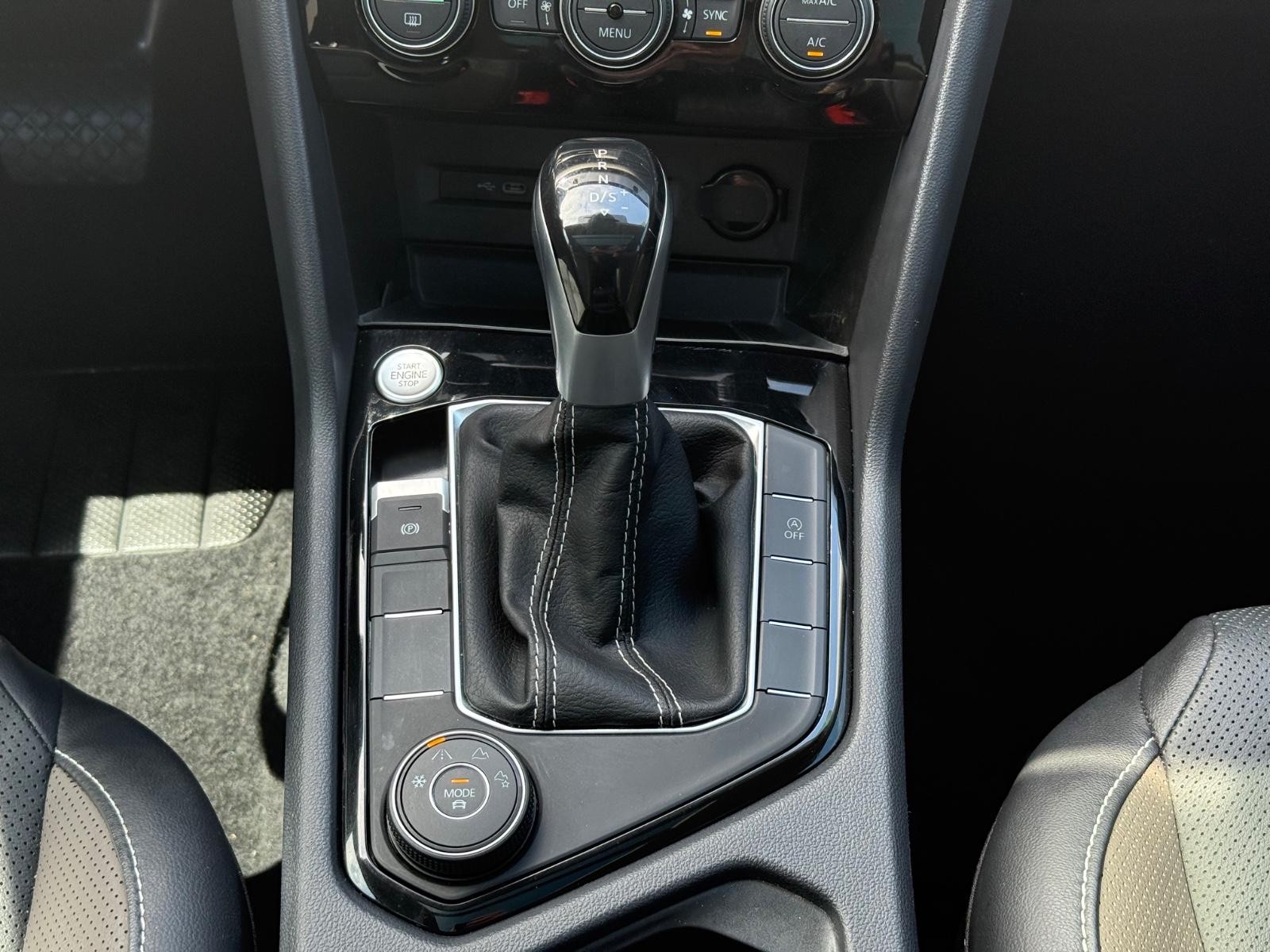 Volkswagen Taos Vehicle Image 13