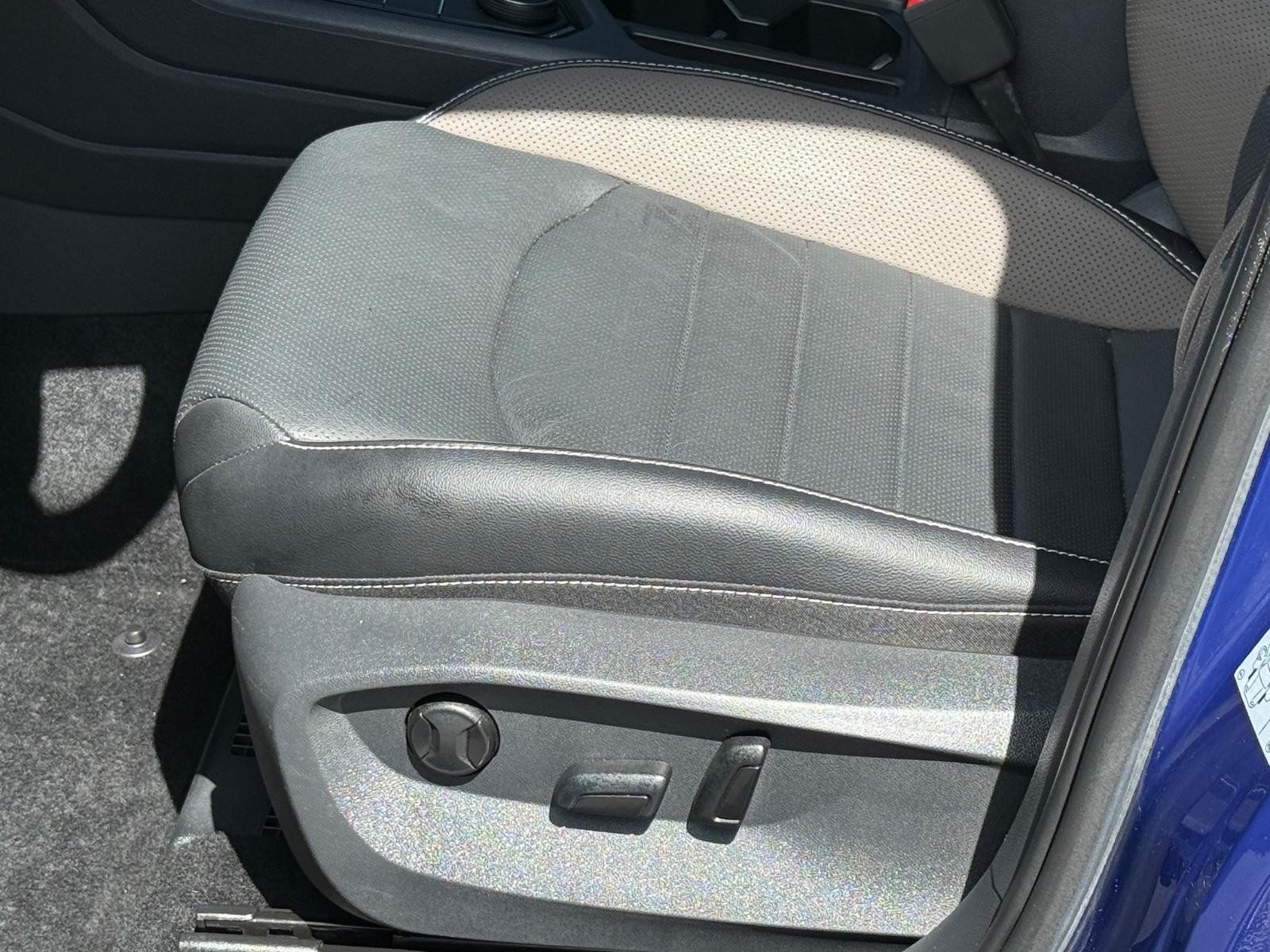 Volkswagen Taos Vehicle Image 22