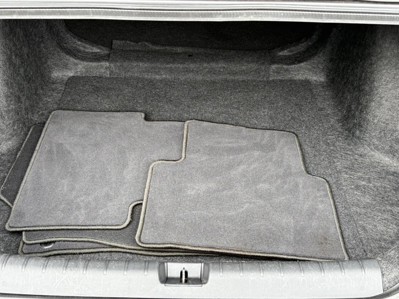 Honda Civic Sedan Vehicle Image 05