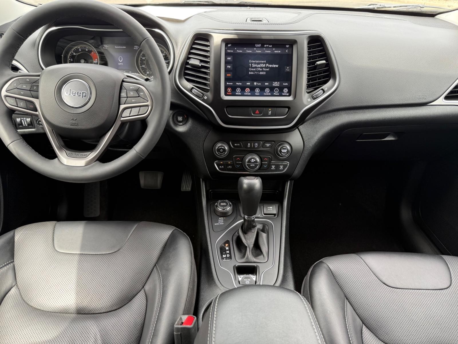 Jeep Cherokee Vehicle Image 11