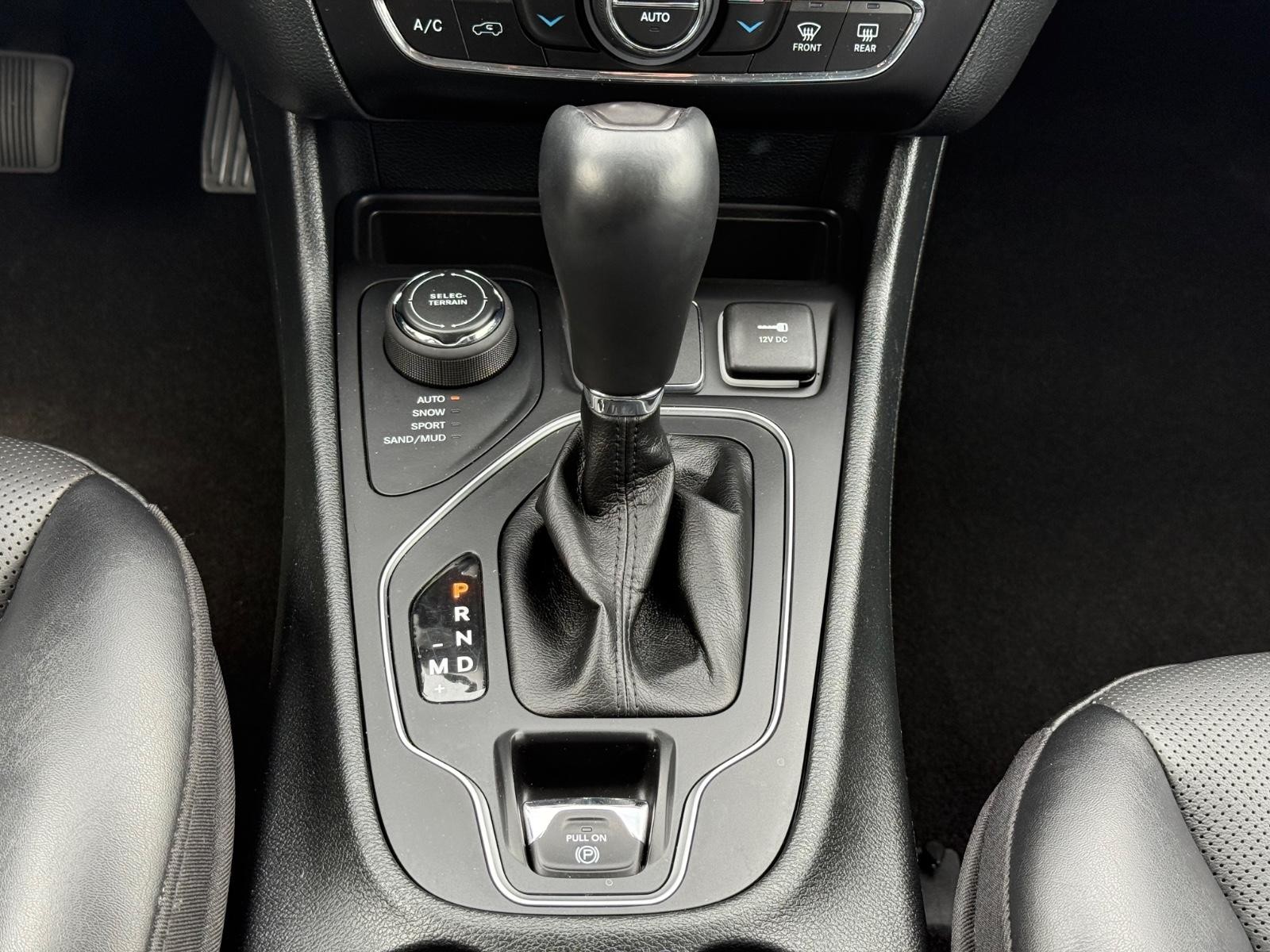 Jeep Cherokee Vehicle Image 13