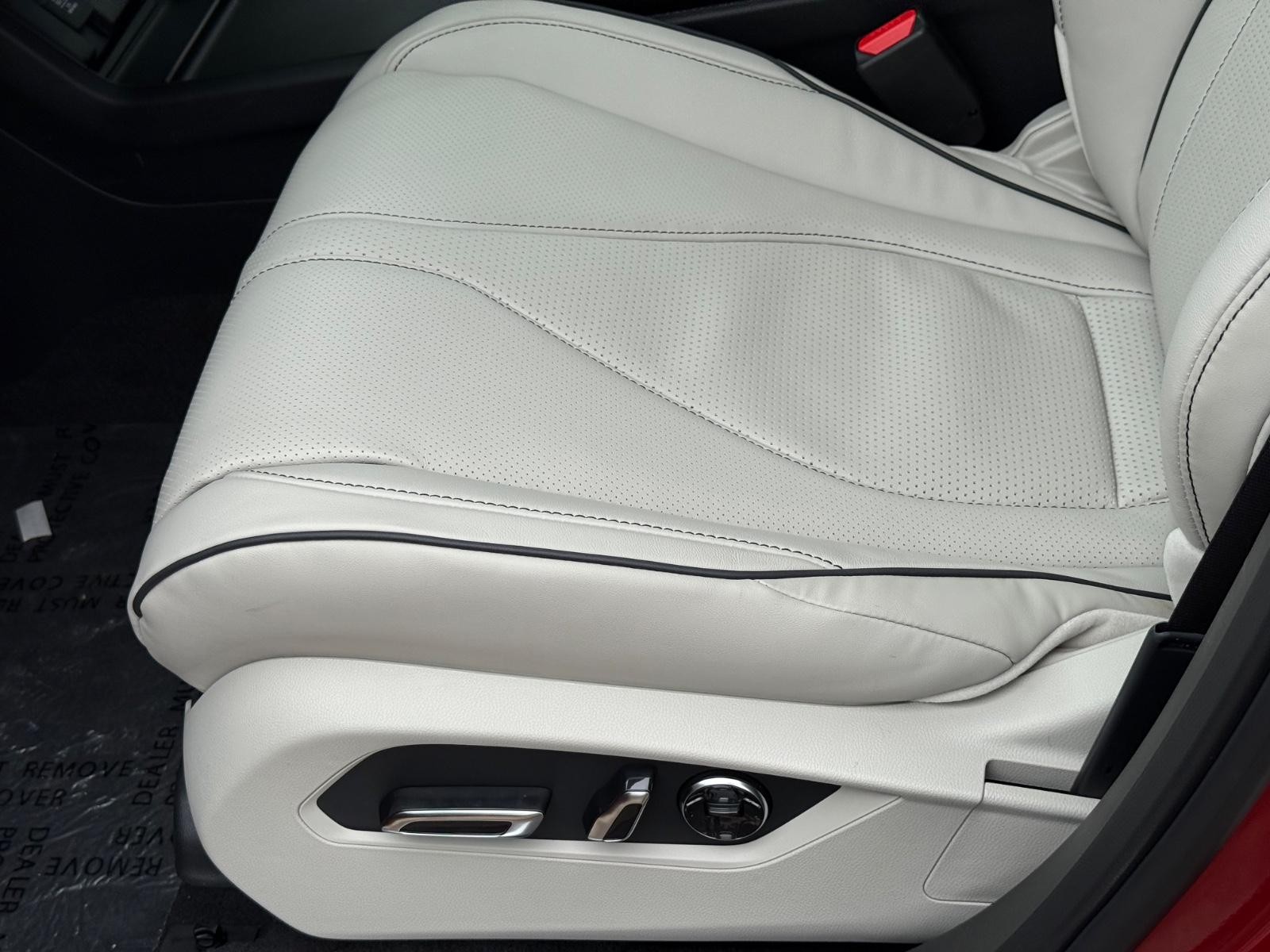 Acura RDX Vehicle Image 17