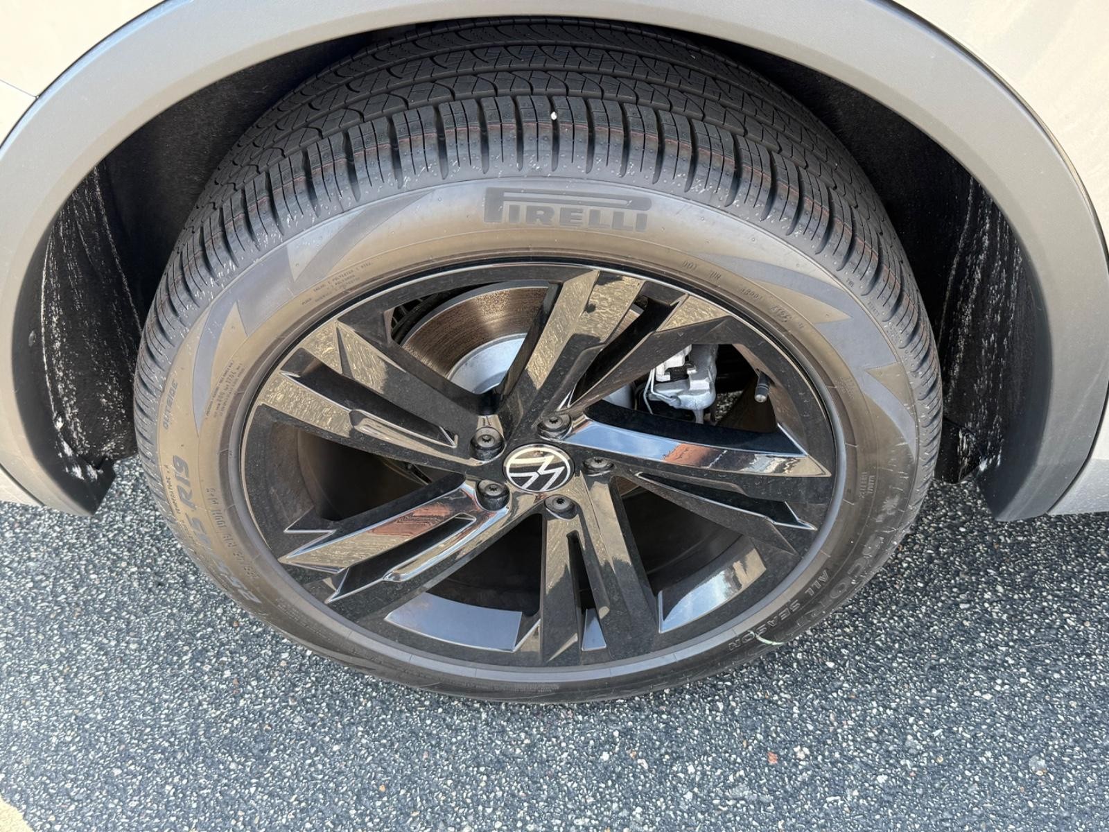 Volkswagen Tiguan Vehicle Image 04