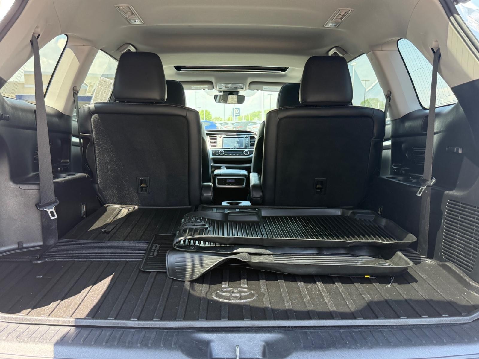 Toyota Highlander Vehicle Image 05