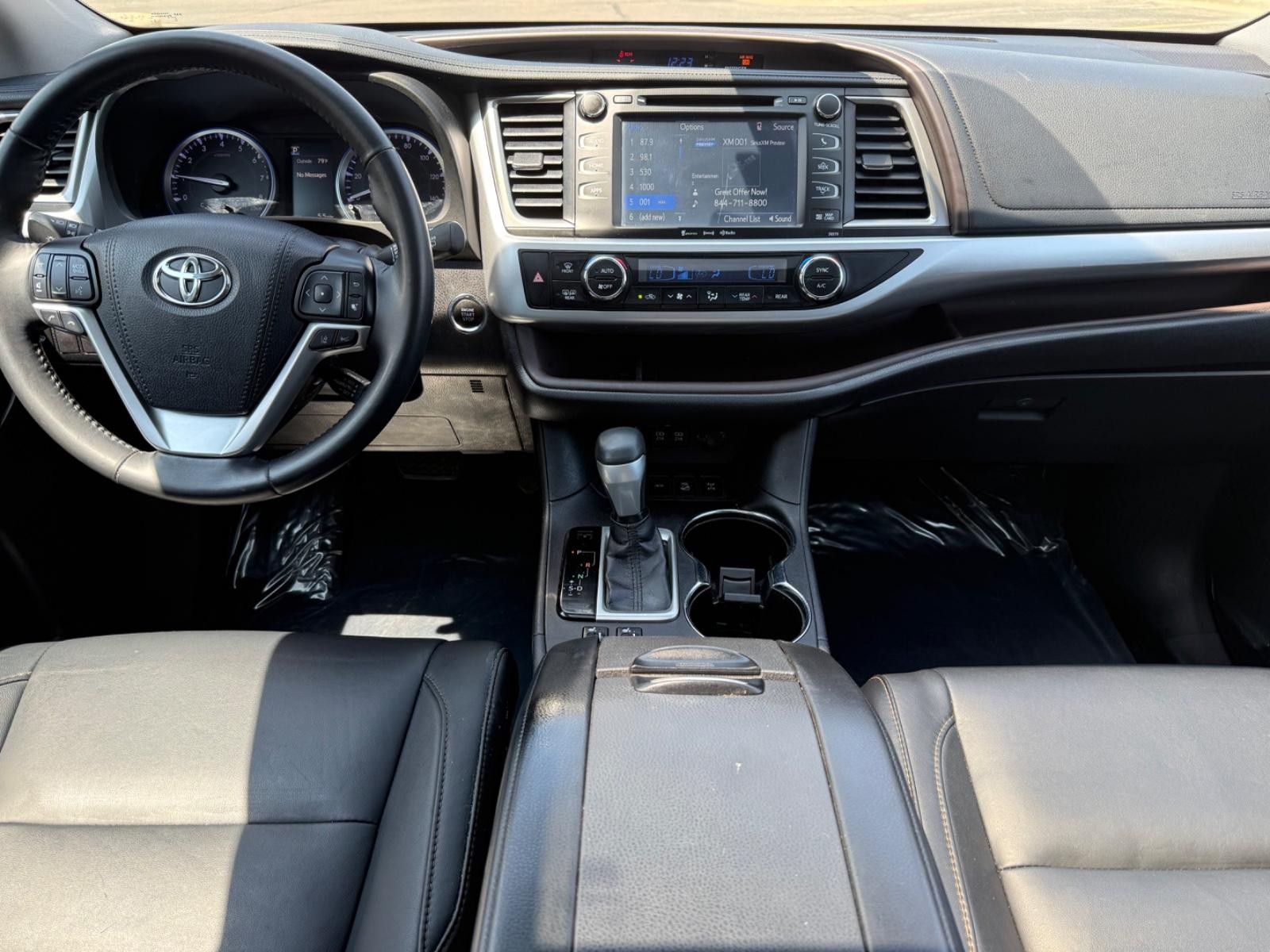 Toyota Highlander Vehicle Image 11