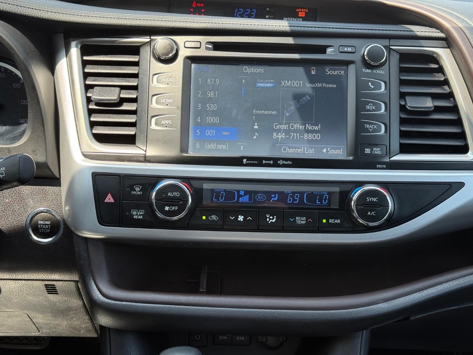 Toyota Highlander Vehicle Image 12