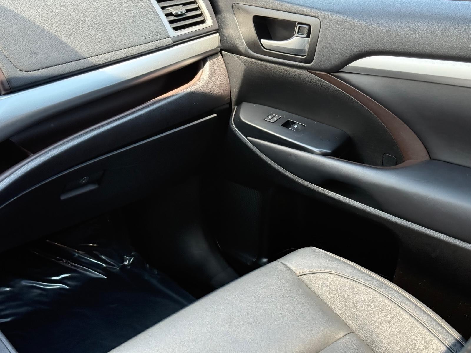 Toyota Highlander Vehicle Image 15